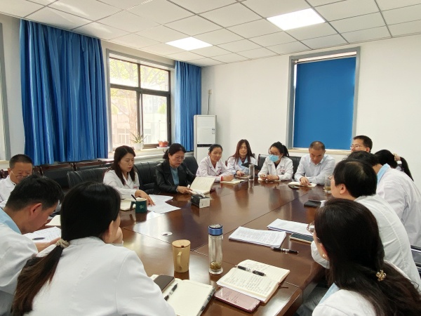 医院召开医保管理委员会例会暨医保自查自纠工作部署会 